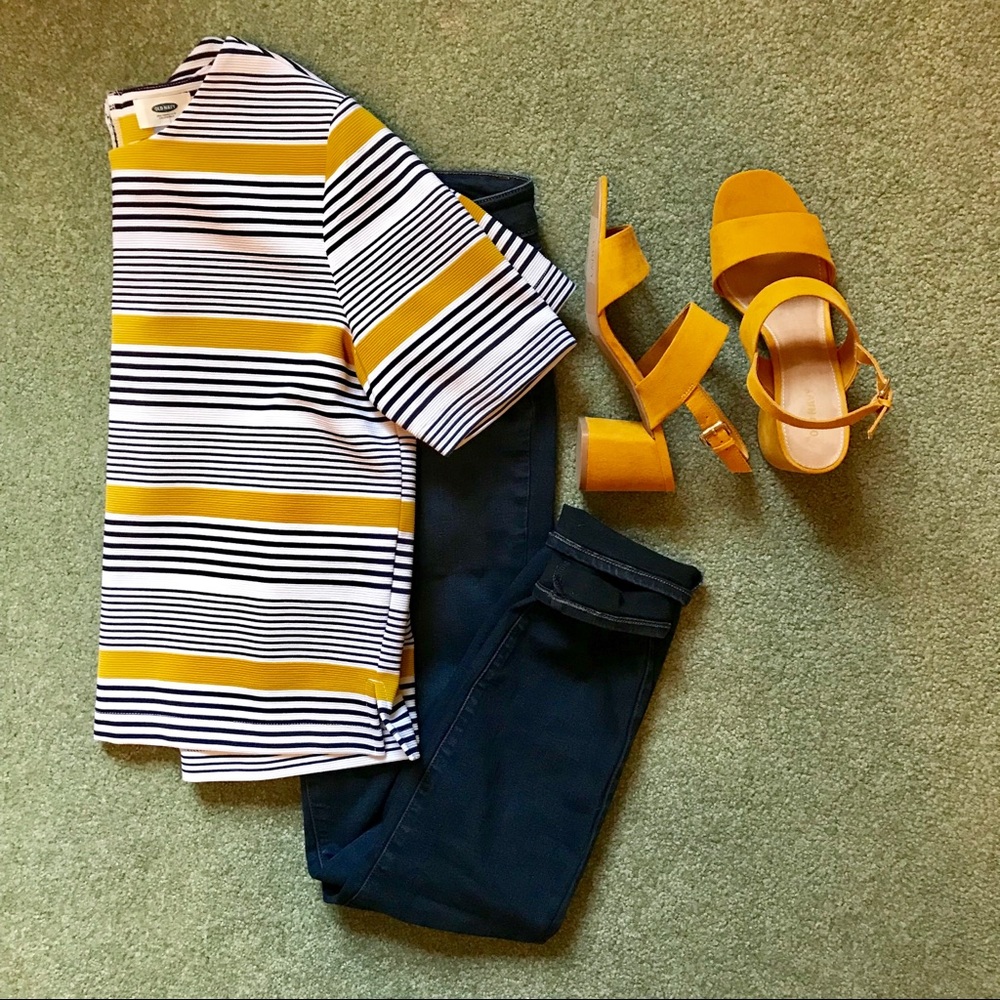 Old Navy | Striped ribbed zip short sleeve top